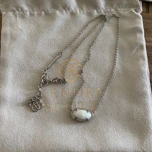 Kendra Scott necklace